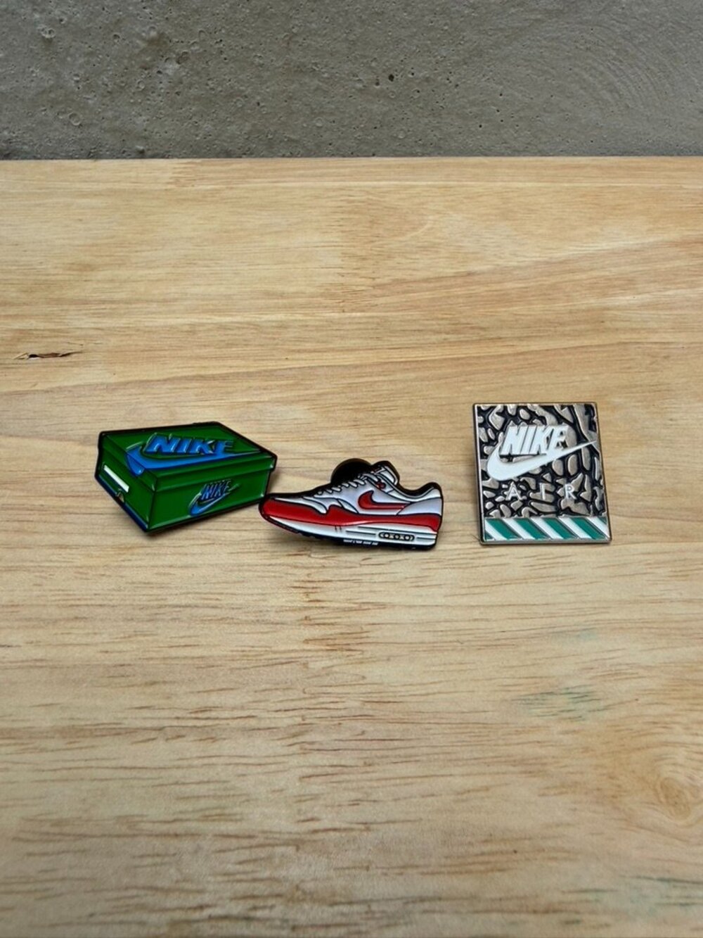 3 x nike enamel pins